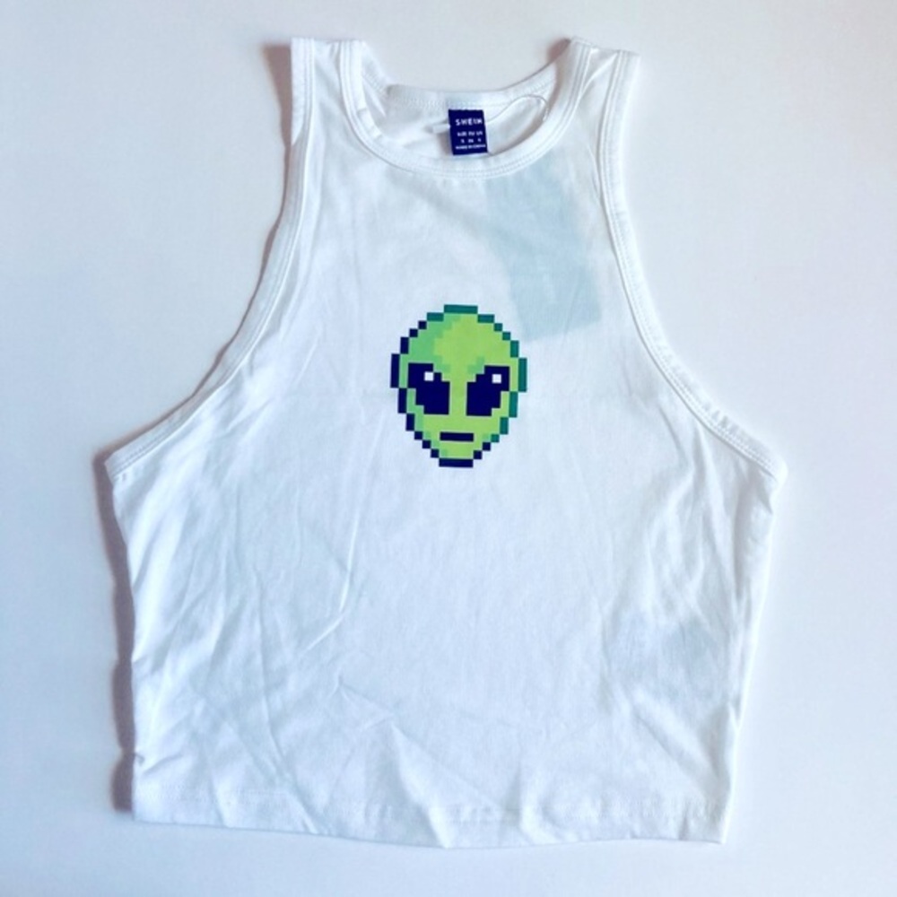 🍒 5/$25 🍒 Cropped Racer-back Tank with Alien